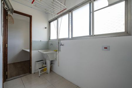 Apartamento para alugar com 119m², 3 quartos e 1 vagaÁrea de Serviço