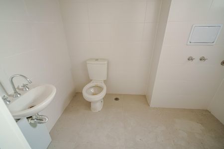 Banheiro de apartamento à venda com 1 quarto, 28m² em Butantã, São Paulo