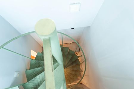 Apartamento para alugar com 110m², 3 quartos e 2 vagas Apartamento para alugar com 110m², 3 quartos e 2 vagasEscada