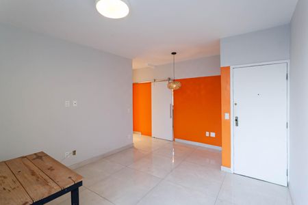 Sala de apartamento para alugar com 3 quartos, 110m² em Santa Monica, Belo Horizonte