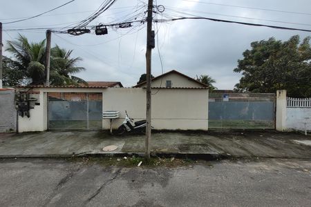 Fachada de casa de condomínio para alugar com 2 quartos, 58m² em Inoan, Maricá