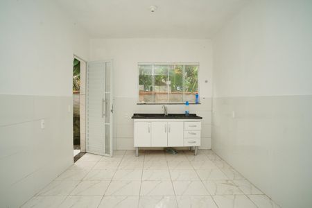 Cozinha de casa de condomínio para alugar com 2 quartos, 58m² em Inoan, Maricá