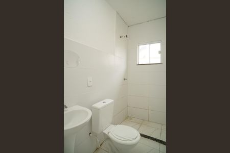 Banheiro do Quarto 1 de casa de condomínio para alugar com 2 quartos, 58m² em Inoan, Maricá