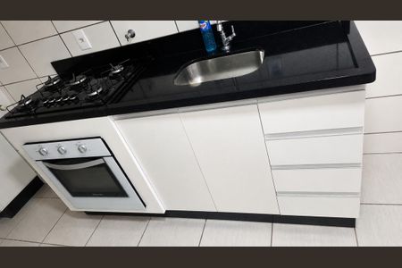 Cozinha de apartamento para alugar com 2 quartos, 55m² em Vila Rosa, Goiânia