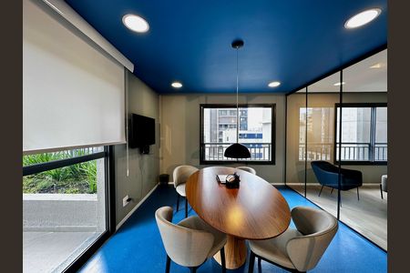 Studio à venda com 26m², 1 quarto e sem vaga Studio à venda com 26m², 1 quarto e sem vagaSala de reunião