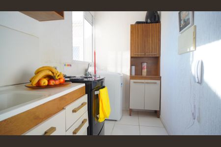 Cozinha  de apartamento para alugar com 2 quartos, 40m² em Jardim Dona Leopoldina, Porto Alegre