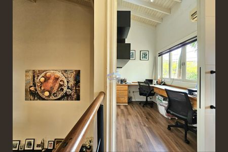 Casa de condomínio à venda com 315m², 4 quartos e 4 vagas