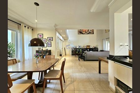 Casa de condomínio à venda com 315m², 4 quartos e 4 vagas