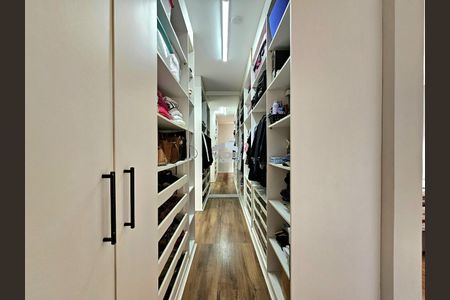 Casa de condomínio à venda com 315m², 4 quartos e 4 vagas