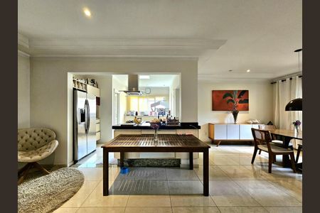Casa de condomínio à venda com 315m², 4 quartos e 4 vagas