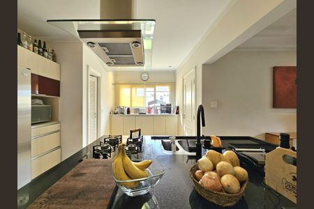 Casa de condomínio à venda com 315m², 4 quartos e 4 vagas