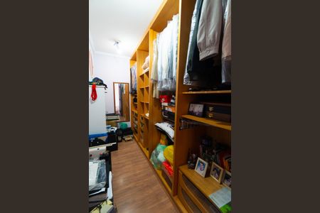 Closet do Quarto 1 de casa para alugar com 3 quartos, 126m² em Jardim Oriental, São Paulo