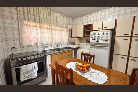 Casa à venda com 200m², 3 quartos e 2 vagas