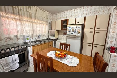 Casa à venda com 200m², 3 quartos e 2 vagas