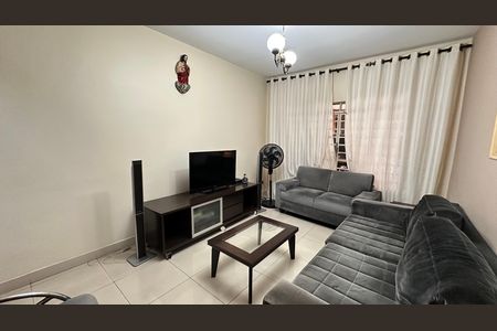 Casa à venda com 3 quartos, 200m² em Jardim São Luís, São Paulo