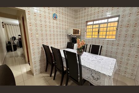 Casa à venda com 200m², 3 quartos e 2 vagas