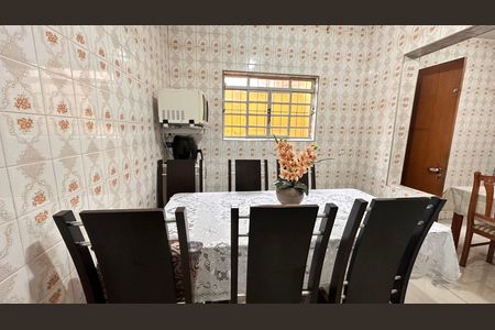 Casa à venda com 200m², 3 quartos e 2 vagas