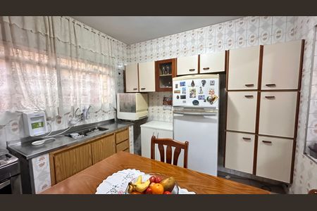 Casa à venda com 200m², 3 quartos e 2 vagas