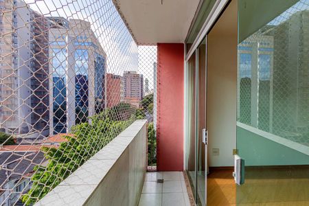 Apartamento à venda com 95m², 3 quartos e 1 vaga Apartamento à venda com 95m², 3 quartos e 1 vagaVaranda