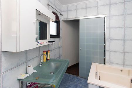 Casa à venda com 800m², 10 quartos e 11 vagas Casa à venda com 800m², 10 quartos e 11 vagasBanheiro da Suíte
