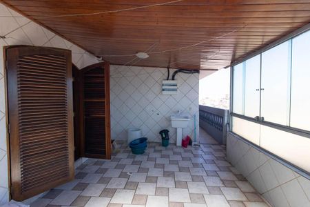 Casa à venda com 800m², 10 quartos e 11 vagas Casa à venda com 800m², 10 quartos e 11 vagasÁrea de Serviço