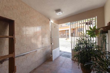 Casa à venda com 800m², 10 quartos e 11 vagas Casa à venda com 800m², 10 quartos e 11 vagasEntrada Casa 2