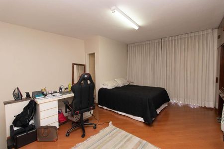 Casa à venda com 800m², 10 quartos e 11 vagas Casa à venda com 800m², 10 quartos e 11 vagasCasa 2 - Studio