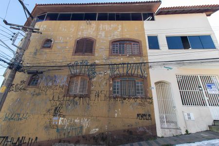 Casa à venda com 800m², 10 quartos e 11 vagas Casa à venda com 800m², 10 quartos e 11 vagasFachada