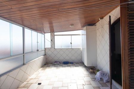 Casa à venda com 800m², 10 quartos e 11 vagas Casa à venda com 800m², 10 quartos e 11 vagasÁrea de Serviço