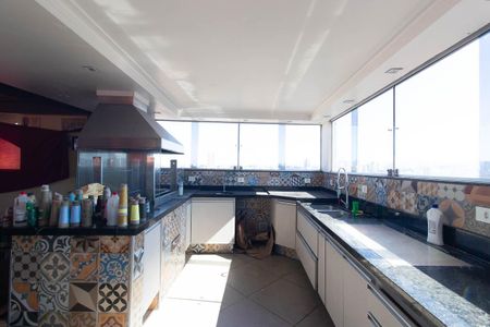 Casa à venda com 800m², 10 quartos e 11 vagas Casa à venda com 800m², 10 quartos e 11 vagasCasa 1 - Área comum