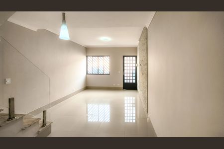 Casa de condomínio para alugar com 58m², 2 quartos e 1 vagaSala