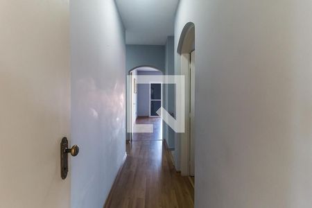 Corredor de casa para alugar com 3 quartos, 120m² em Braz Cubas, Mogi das Cruzes