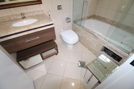 Casa para alugar com 180m², 3 quartos e 2 vagasBanheiro da Suíte