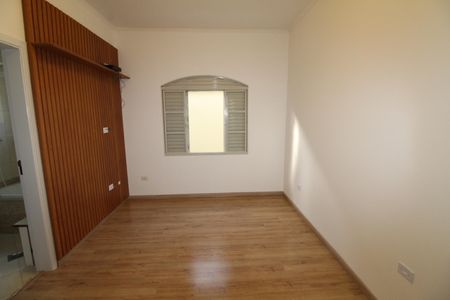 Casa para alugar com 180m², 3 quartos e 2 vagasSuíte