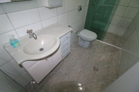 Banheiro de casa para alugar com 3 quartos, 180m² em Cidade Morumbi, São José dos Campos