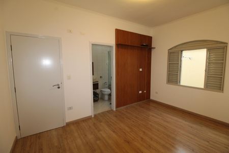 Casa para alugar com 180m², 3 quartos e 2 vagasSuíte