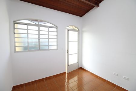 Casa para alugar com 180m², 3 quartos e 2 vagasQuarto Externo