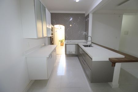 Casa para alugar com 180m², 3 quartos e 2 vagasCozinha