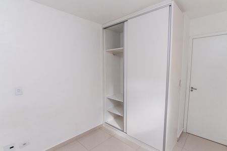 Quarto 2 de apartamento para alugar com 2 quartos, 40m² em Vila Leonor, São Paulo