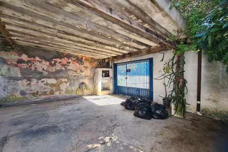 Casa à venda com 160m², 2 quartos e 2 vagas Casa à venda com 160m², 2 quartos e 2 vagasQuintal