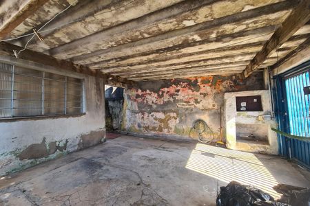 Casa à venda com 160m², 2 quartos e 2 vagas Casa à venda com 160m², 2 quartos e 2 vagasQuintal