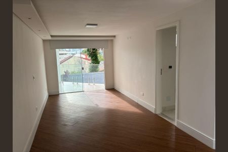 Casa à venda com 514m², 3 quartos e 7 vagas Casa à venda com 514m², 3 quartos e 7 vagasSuíte