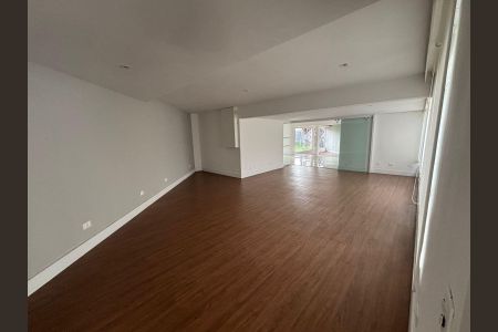 Casa à venda com 514m², 3 quartos e 7 vagas Casa à venda com 514m², 3 quartos e 7 vagasSala