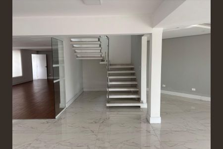 Casa à venda com 514m², 3 quartos e 7 vagas Casa à venda com 514m², 3 quartos e 7 vagasSala