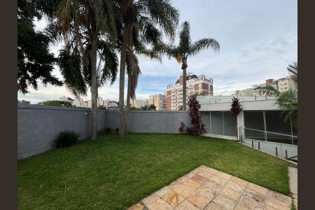 Casa à venda com 514m², 3 quartos e 7 vagas Casa à venda com 514m², 3 quartos e 7 vagasÁrea externa