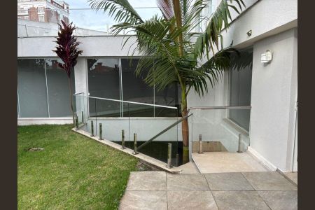 Casa à venda com 514m², 3 quartos e 7 vagas Casa à venda com 514m², 3 quartos e 7 vagasÁrea externa