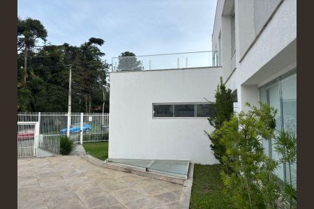 Casa à venda com 514m², 3 quartos e 7 vagas Casa à venda com 514m², 3 quartos e 7 vagasÁrea externa