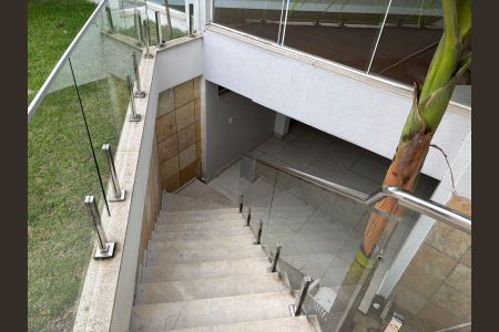 Casa à venda com 514m², 3 quartos e 7 vagas Casa à venda com 514m², 3 quartos e 7 vagasÁrea externa