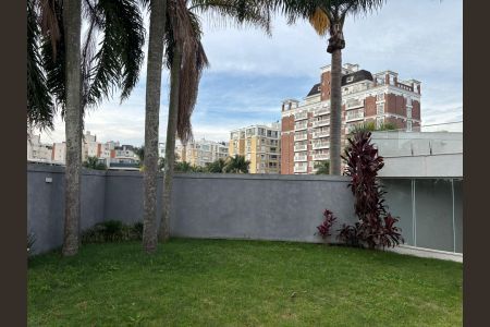 Casa à venda com 514m², 3 quartos e 7 vagas Casa à venda com 514m², 3 quartos e 7 vagasÁrea externa