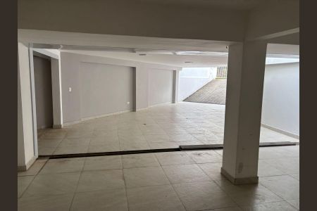 Casa à venda com 514m², 3 quartos e 7 vagas Casa à venda com 514m², 3 quartos e 7 vagasGaragem